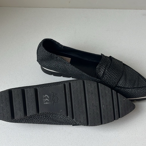 AGL Pointed Toe Flats - Picture 3 of 5